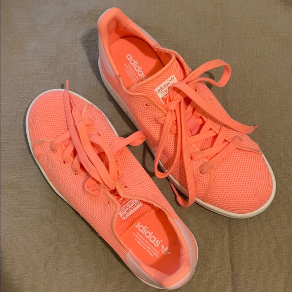 Adidas pink stan smith